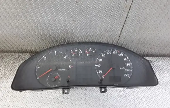 Audi A4 S4 B5 8D Speedometer (instrument cluster) 8D0919033A
