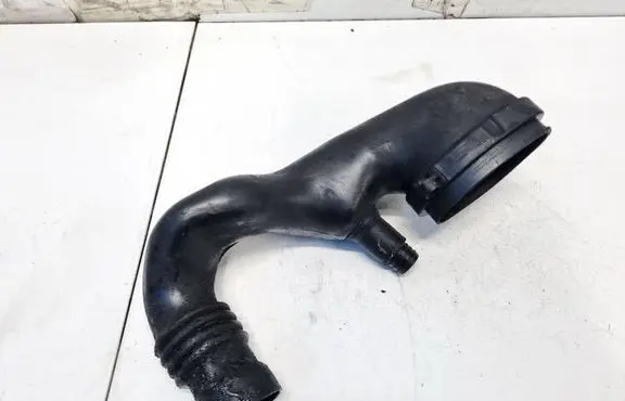 BMW 1 E81 E87 Air intake hose/pipe 137177916402 1371779164-02