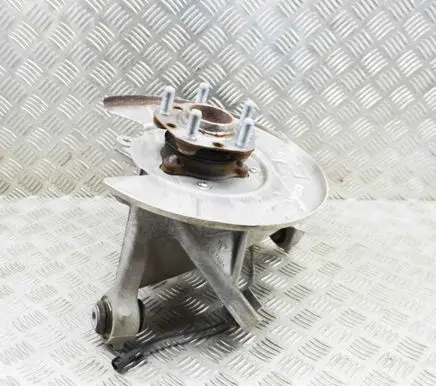 Rear wheel hub