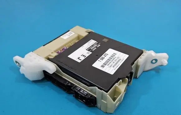 Toyota C-HR I Central body control module 89221F4120 IMPRK1590470
