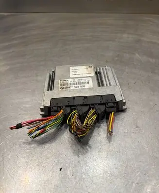 BMW 3 E46 Engine control unit/module 0261209005 7523838 26RT5524