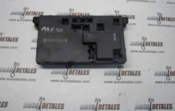 Mercedes-Benz E W211 Door control unit/module 2118208185
