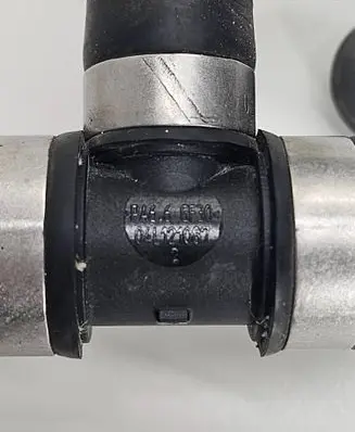 Engine coolant pipe/hose