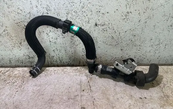 Engine coolant pipe/hose