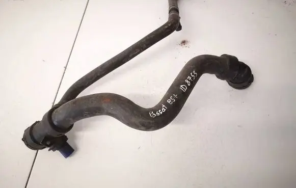 Volkswagen PASSAT B5.5 Engine coolant pipe/hose 