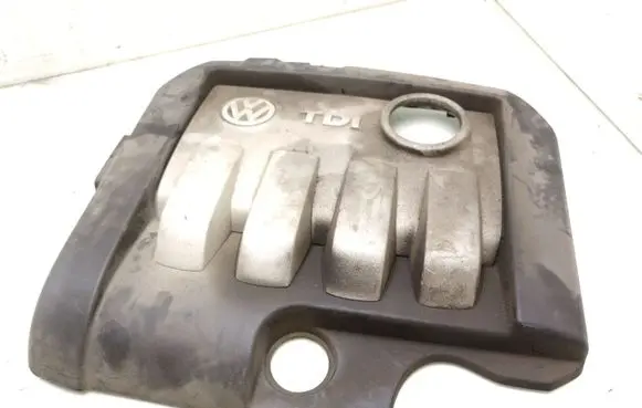 Volkswagen Golf V Engine cover (trim) 03G103925G