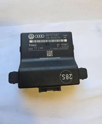 Volkswagen PASSAT B7 Gateway control module 1K0907530F 1K0907951