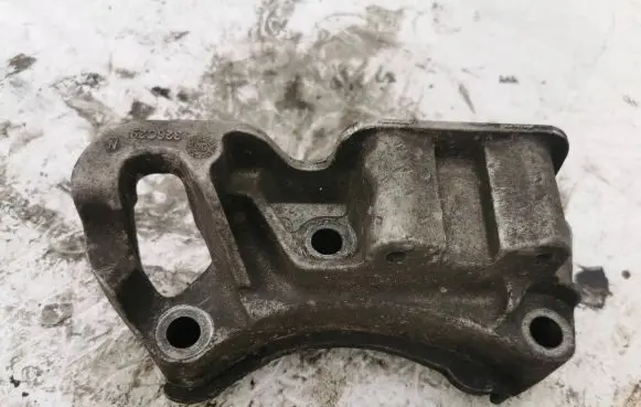 Volvo S40 Engine mounting bracket 3M516030