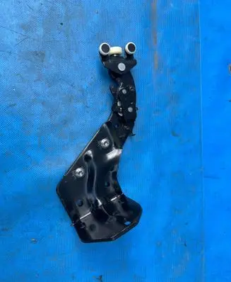 Mercedes-Benz V Class W447 Sliding door lower roller guide/hinge A4477600747