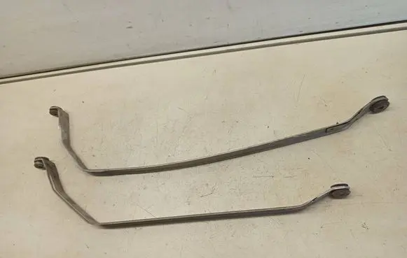 BMW 1 E81 E87 Fuel tank mounting bracket