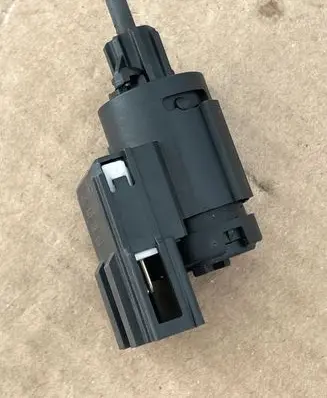 Volkswagen Golf V Brake pedal sensor switch 3B0945511C 19322010 10222