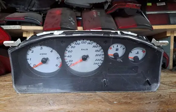 Nissan Primera Speedometer (instrument cluster)