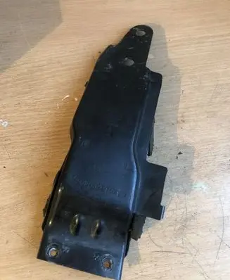 Mercedes-Benz R W251 Other engine bay part A2516200407