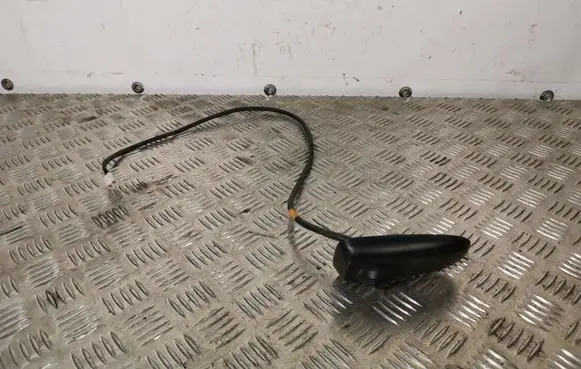 Toyota Auris E180 Radio antenna V309075C