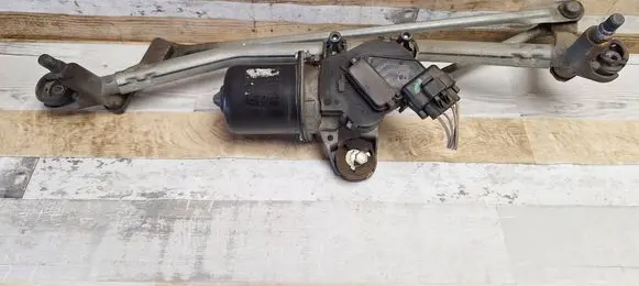 Front wiper linkage and motor