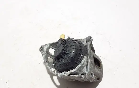 Engine mount bracket