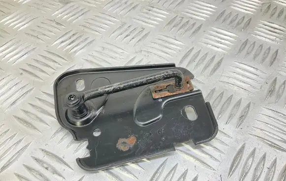 Audi A3 S3 8V Engine bonnet/hood lock/latch loop/hook 8V0823186B