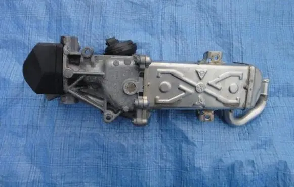 Skoda Superb B6 (3T) EGR valve cooler 03L131512BL