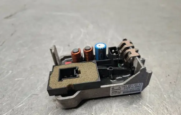 Mercedes-Benz ML W163 Heater blower motor/fan resistor A1638210051