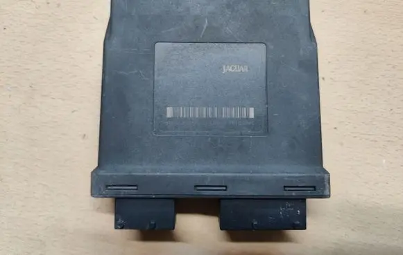 Jaguar XK8 - XKR Hand brake control module LJD1962AA