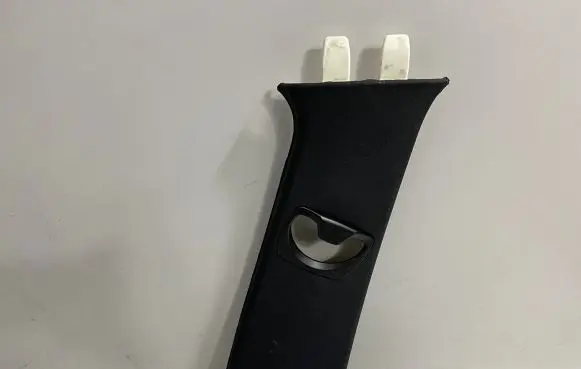 BMW 3 E90 E91 (B) pillar trim (top) 7058336