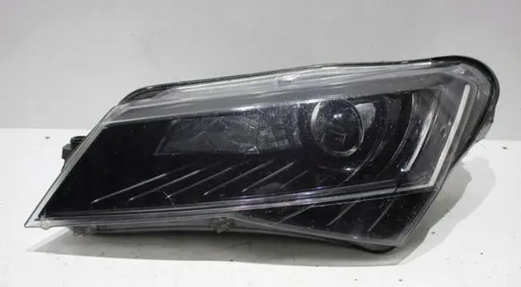 Skoda Superb B8 (3V) Headlight/headlamp