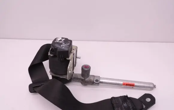 Volvo C70 Rear seatbelt 8639564 D71
