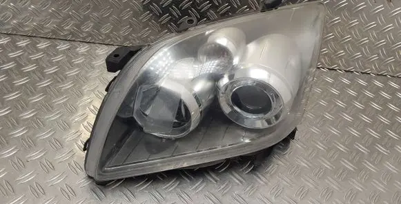 Toyota Avensis T250 Headlight/headlamp
