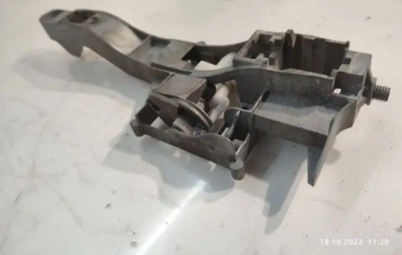 Front door exterior handle/bracket