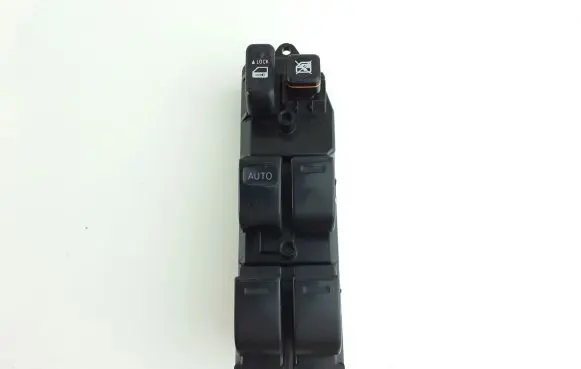 Toyota Prius (XW20) Electric window control switch 8482047050 KL7913