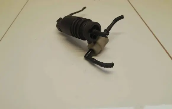 Volkswagen Caddy Windscreen/windshield washer pump 1j6956651