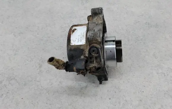 Opel Corsa D Vacuum pump