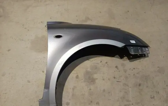 Suzuki Swift I Fender