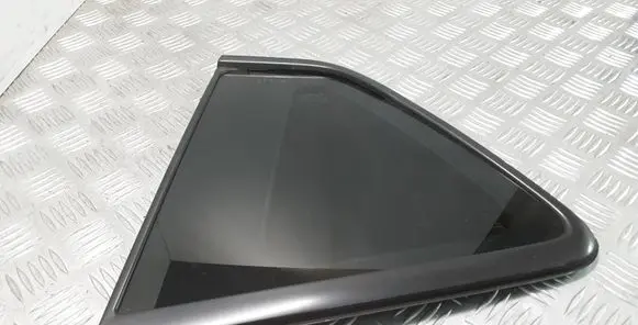 Toyota Corolla Verso E121 Rear side window