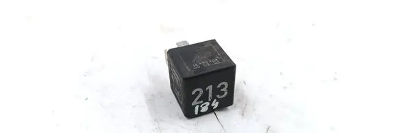 Volkswagen PASSAT B5 Other relay 443951253J