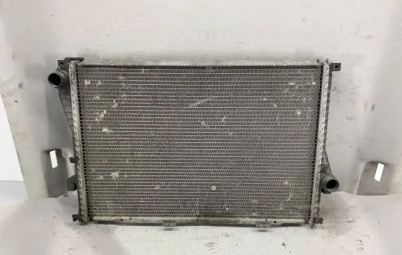 BMW 5 E39 Coolant radiator 14360550 14360609 25791