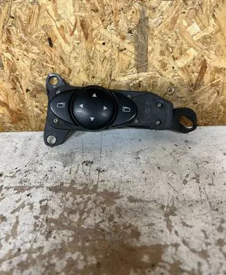 Mercedes-Benz E W211 Wing mirror switch 2118202110 03211000