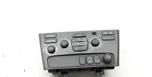 Volvo S60 Climate control unit 8682930