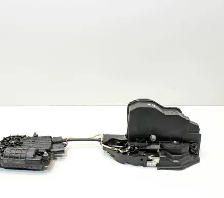 BMW 5 F10 F11 Front door soft close latching motor 7185689 4151309800