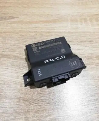 Audi A5 8T 8F Gateway control module 8T0907468H