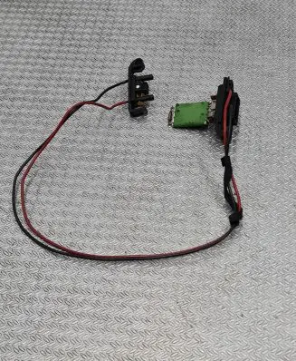 Renault Twingo II Heater blower motor/fan resistor 0995197D 2R37K1R16K