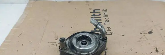 Mazda 5 Oil filter mounting bracket