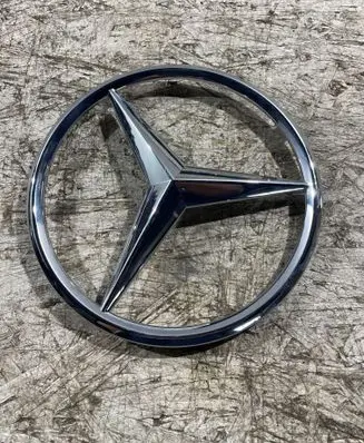 Mercedes-Benz C W205 Manufacturers badge/model letters A0008173200