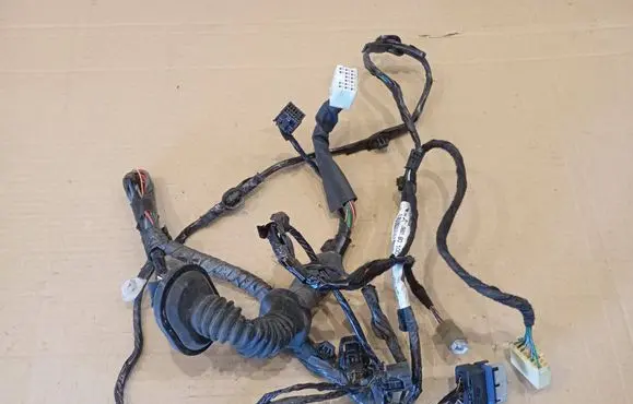 Mitsubishi Colt Front door wiring loom/harness boot 98080100AB0