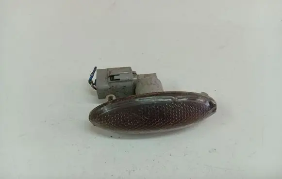 Toyota Auris 150 Front fender indicator light