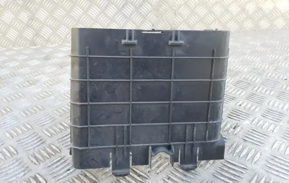 Volkswagen PASSAT B6 Battery box tray 1K0915335