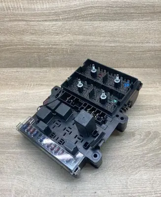 Chrysler Voyager Fuse module P04707994AE 04707994AE