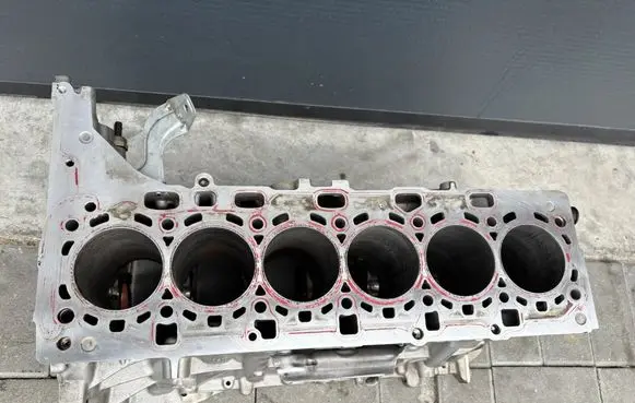 BMW 5 G30 G31 G38 Engine block 1025115 11111025115