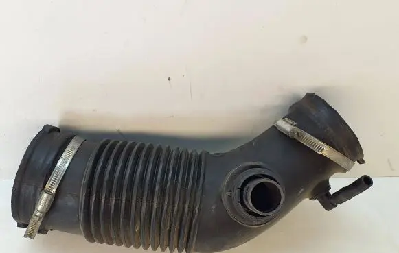 Audi A6 S6 C6 4F Air intake duct part 06E129629B
