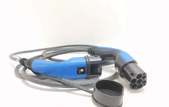Jaguar I-Pace Electric car charging cable LS780040 1557718 LC2KU321